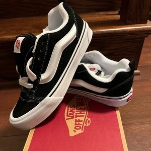 New with Box Vans New Skool, Women’s size 9